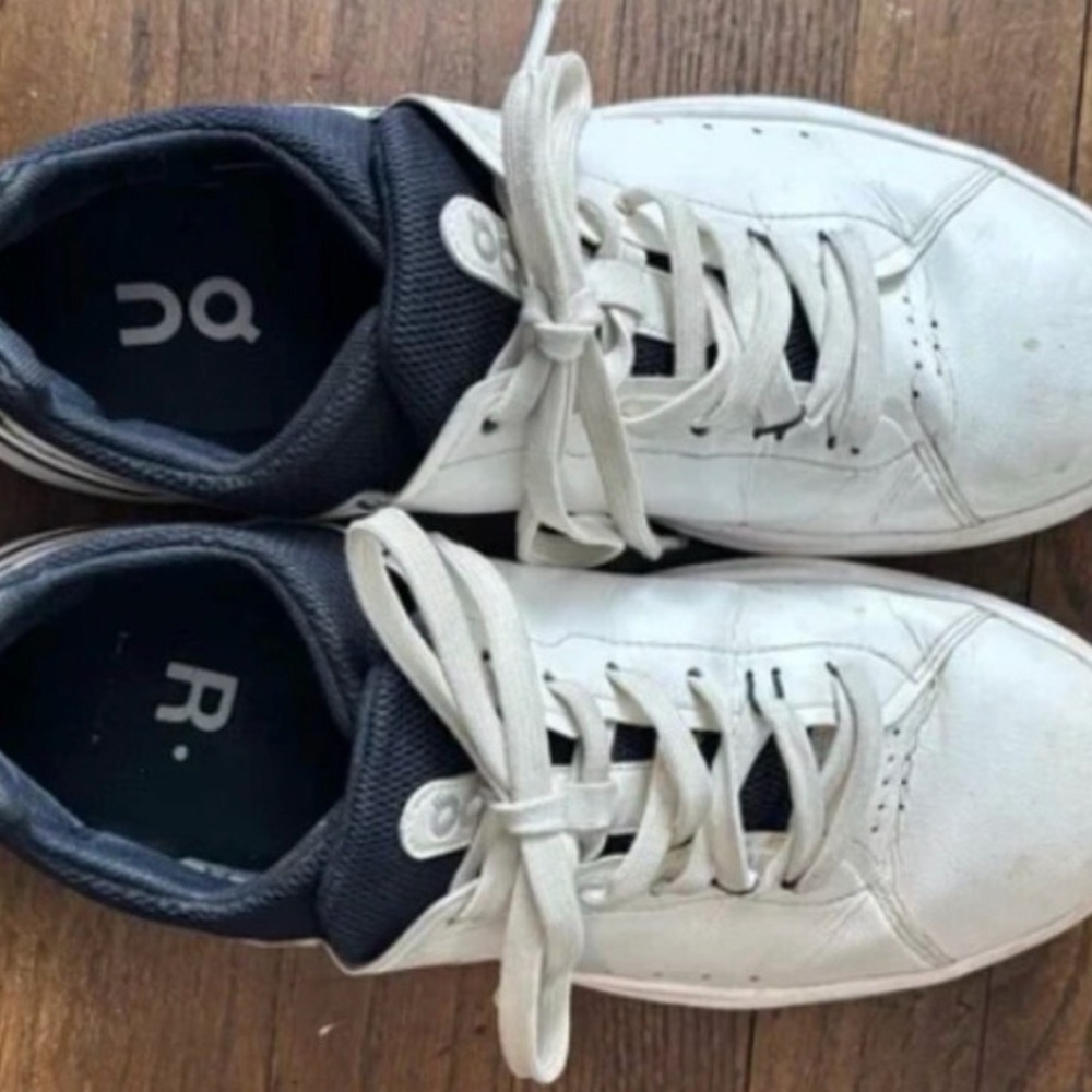 ON The Roger Advantage Women Sneakers 9